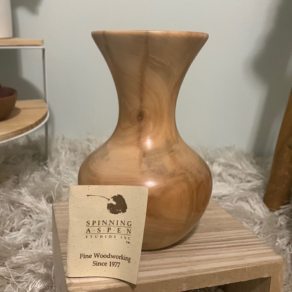 ‎Spinning Aspen Studios Handmade Wood Vase
